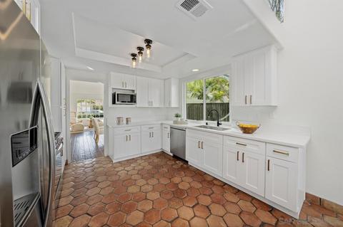 360 Vista Marazul, Oceanside, CA 92057 photo 6