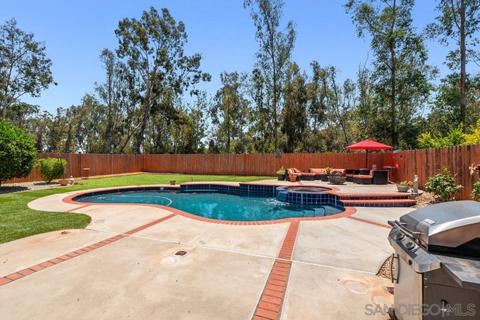 13227 Treecrest St, Poway, CA 92064 photo 2