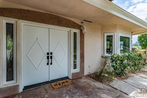 458 Old Via Rancho Dr, Escondido, CA 92029 photo 2
