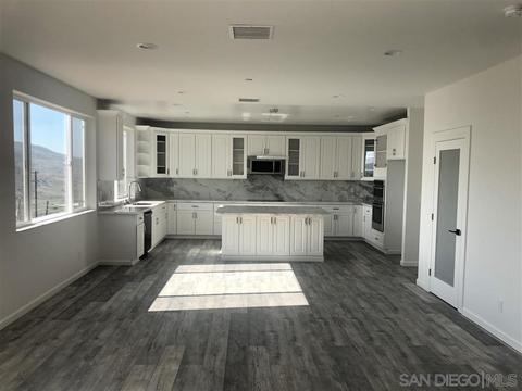 1041 Coronado Ave, Spring Valley, CA 91977 photo 5