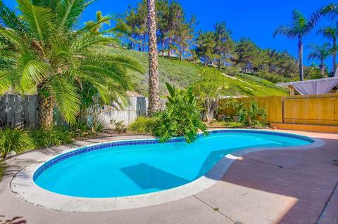 1736 Calle Platico, Oceanside, CA 92056 photo 2