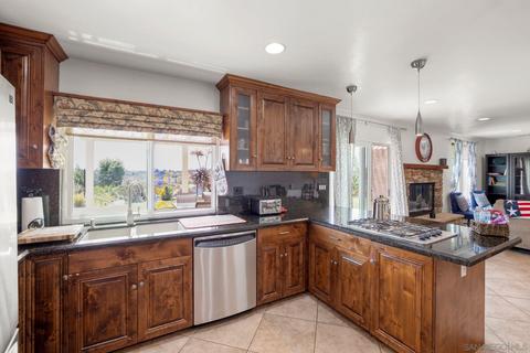 3621 Laredo St, Carlsbad, CA 92010 photo 6