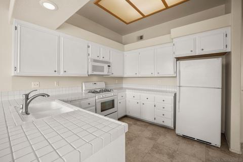 4946 Wildwood Dr, Oceanside, CA 92057 photo 16