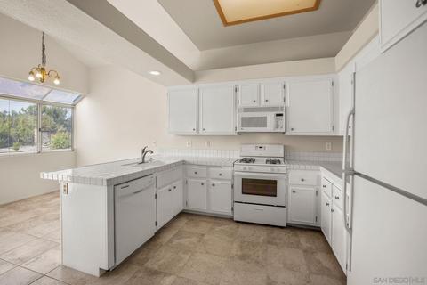 4946 Wildwood Dr, Oceanside, CA 92057 photo 15