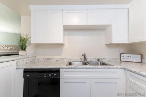 705 Copper Dr, Vista, CA 92083 photo 4
