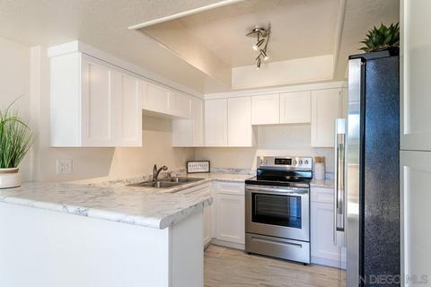 705 Copper Dr, Vista, CA 92083 photo 2