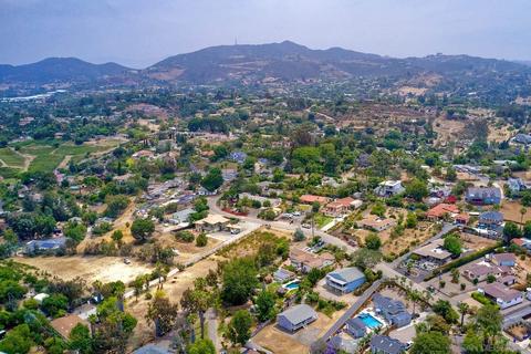 1516 Sunrise Dr, Vista, CA 92084 photo 48