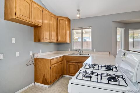 1516 Sunrise Dr, Vista, CA 92084 photo 40
