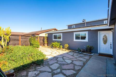 819 Iris Ave, Imperial Beach, CA 91932 photo 2