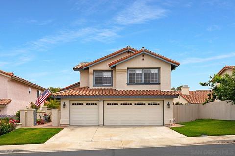 1579 Mallorca Dr, Vista, CA 92081 photo 2