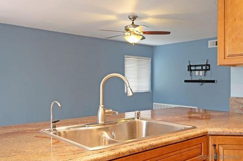 1579 Mallorca Dr, Vista, CA 92081 photo 20