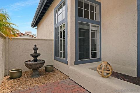 1579 Mallorca Dr, Vista, CA 92081 photo 4