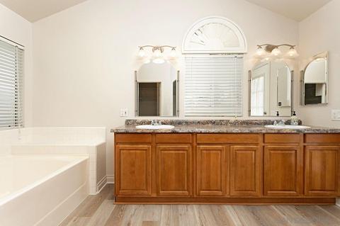 1579 Mallorca Dr, Vista, CA 92081 photo 25