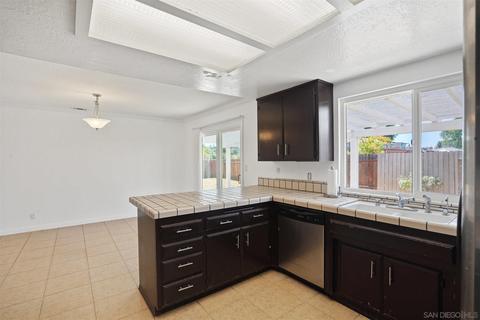 830 W 15th Ave, Escondido, CA 92025 photo 5