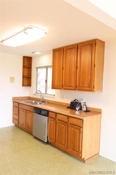6661 Michaeljohn, La Jolla, CA 92037 photo 7