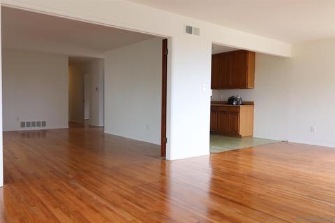 6661 Michaeljohn, La Jolla, CA 92037 photo 5