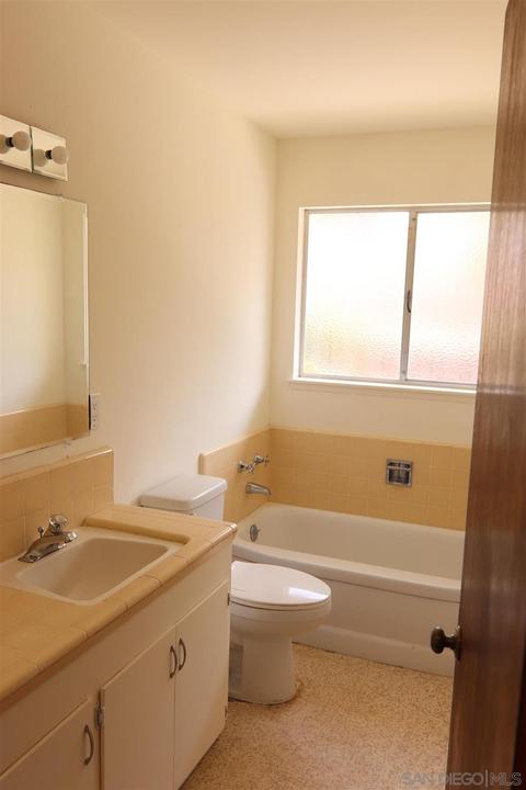 6661 Michaeljohn, La Jolla, CA 92037 photo 11