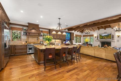 1626 Buckingham Dr, La Jolla, CA 92037 photo 8