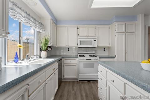 4462 San Joaquin St, Oceanside, CA 92057 photo 9
