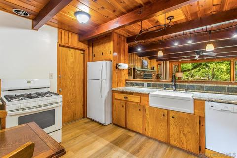 36995 Sycamore Dr, Mentone, CA 92359 photo 9