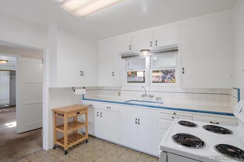 937 Pinecrest Ave, Escondido, CA 92025 photo 9