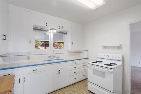 937 Pinecrest Ave, Escondido, CA 92025 photo 8