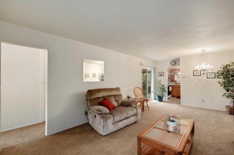 4557 Royal Oak Dr, Oceanside, CA 92056 photo 3