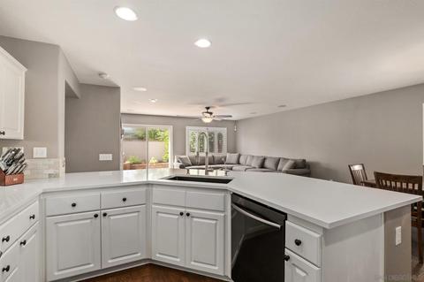 5121 Mendip St, Oceanside, CA 92057 photo 9