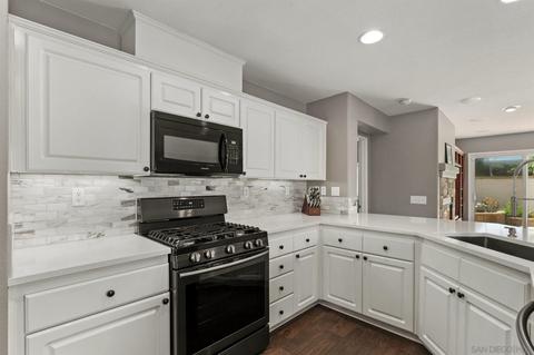 5121 Mendip St, Oceanside, CA 92057 photo 8