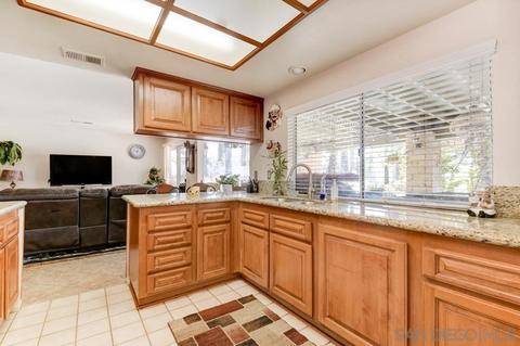 1429 Corte Rapallo, Escondido, CA 92026 photo 8