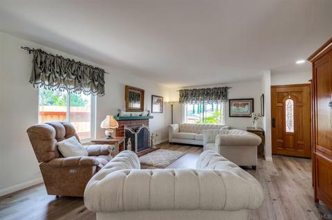 14561 High Pine St, Poway, CA 92064 photo 6