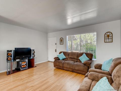 8175 Paradise Valley Ct, Spring Valley, CA 91977 photo 4
