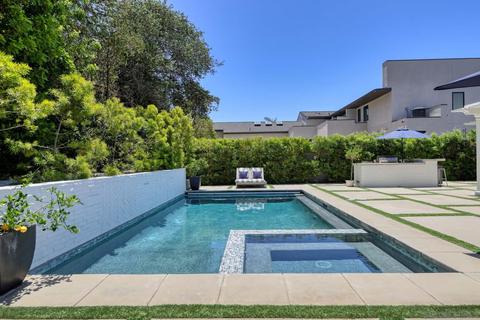 6325 Castejon Dr, La Jolla, CA 92037 photo 9