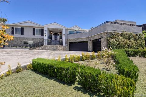 6325 Castejon Dr, La Jolla, CA 92037 photo 1