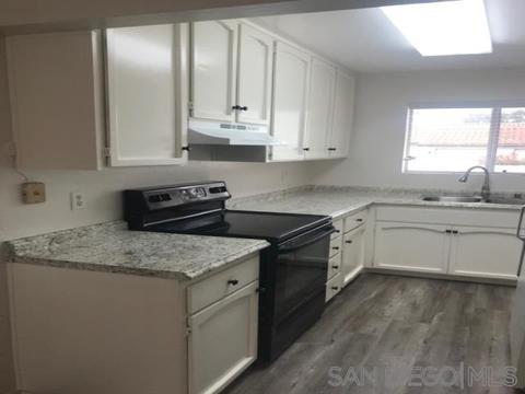 347 Orwell Ln, Encinitas, CA 92024 photo 3
