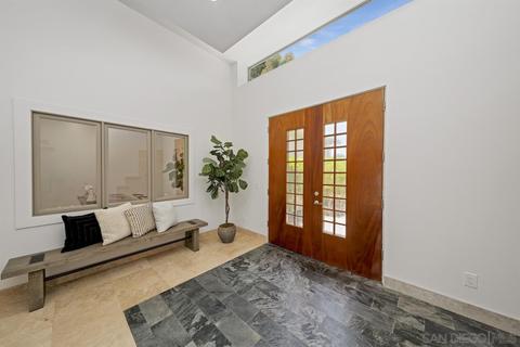 6830 Paseo Laredo, La Jolla, CA 92037 photo 2