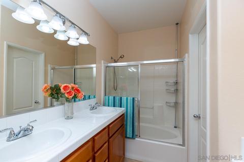 3071 Via Maximo, Carlsbad, CA 92009 photo 21