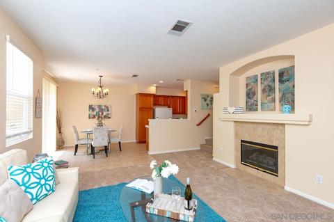 3071 Via Maximo, Carlsbad, CA 92009 photo 2