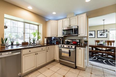 433 Via Cruz, Oceanside, CA 92057 photo 10