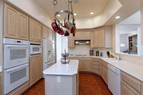 3120 Almahurst Row, La Jolla, CA 92037 photo 6