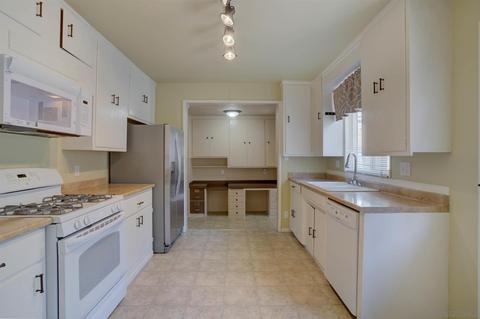 8640 Lemon Ave, La Mesa, CA 91941 photo 18