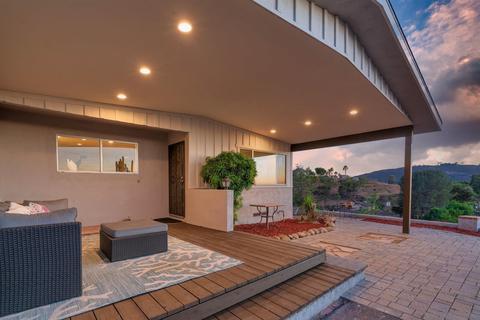 8539 Amato Dr, Lakeside, CA 92040 photo 1