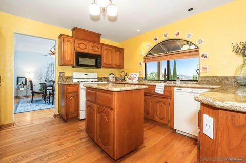 8679 Butte St, La Mesa, CA 91941 photo 12