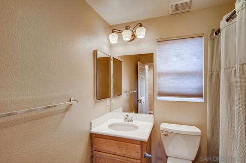 2245 Pointe Pkwy, Spring Valley, CA 91978 photo 16