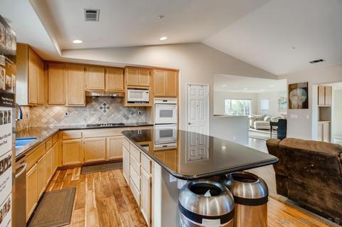 2245 Pointe Pkwy, Spring Valley, CA 91978 photo 10