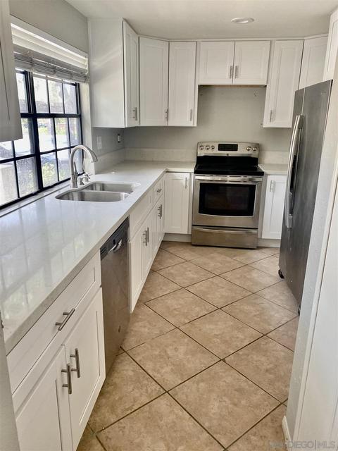 1651 S Juniper St #204, Escondido, CA 92025 photo 3