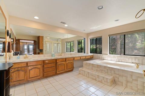 13645 Del Poniente Dr, Poway, CA 92064 photo 23