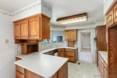 9360 Loren Dr, La Mesa, CA 91942 photo 7