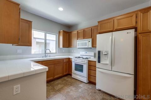 323 Tesoro Gln #109, Escondido, CA 92025 photo 9
