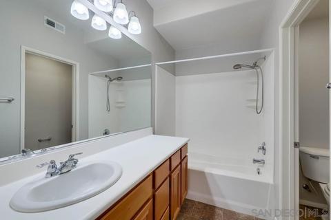 323 Tesoro Gln #109, Escondido, CA 92025 photo 18
